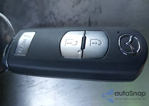 2018 Mazda Mazda3 Sport из США, поврежденный, VIN 3MZBN1K75JM171686